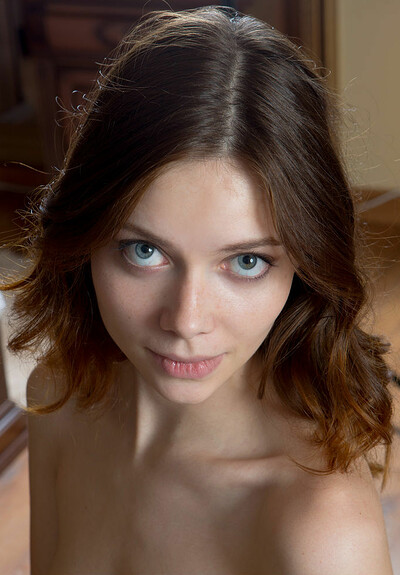 Model Kei A in Ervell