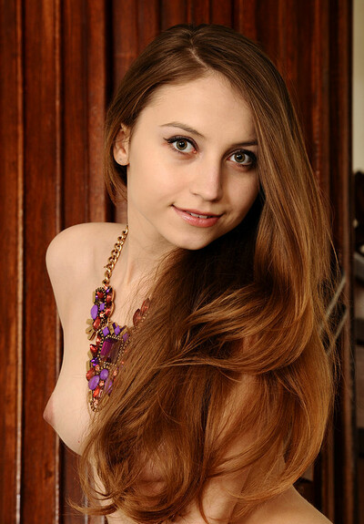 Model Nicolina in Deirth