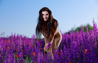 Model Aleksandrina in Spring Vibes